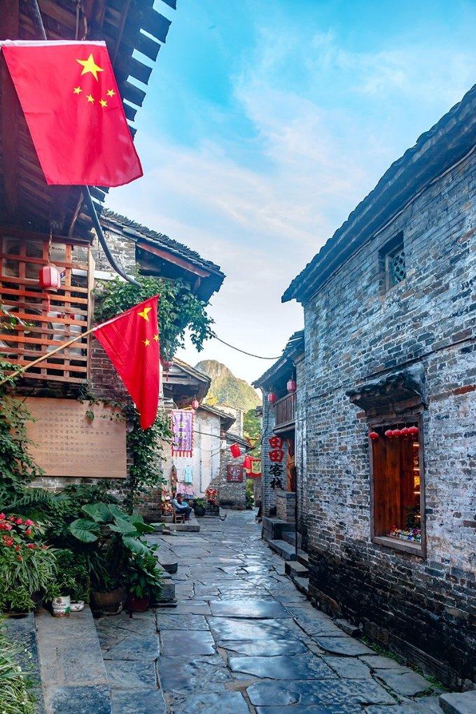 人工智能:发展和治理“两手抓”